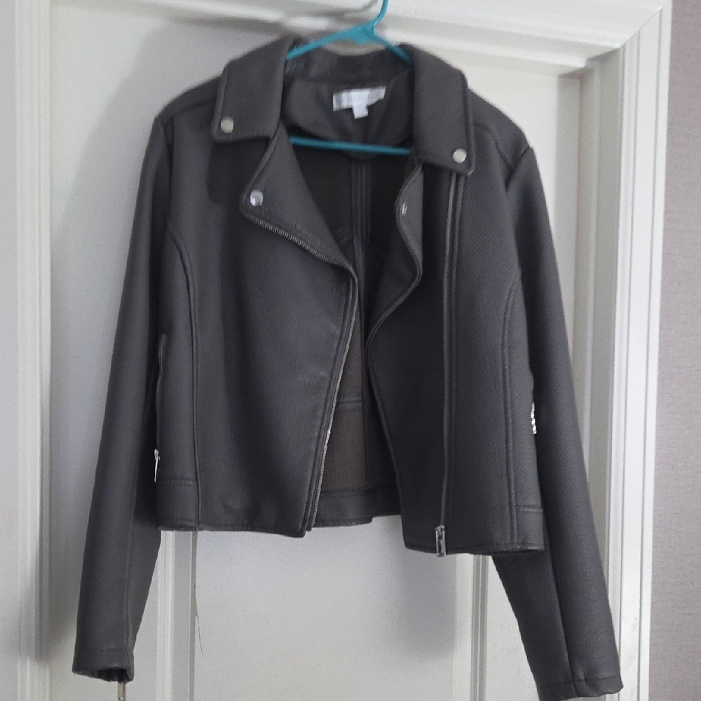 Chic Women's Leather Jacket in Charcoal Gray